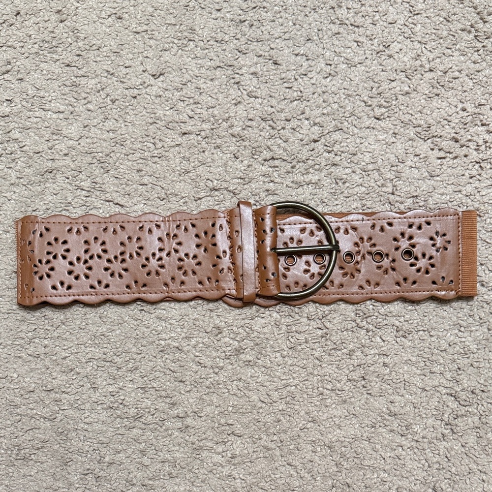Women’s Tan Laser-Cut Wide Belt with Round Buckle waist belt 5/$25 🤍💚